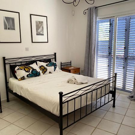 Limnaria Villas Sunny Garden Apartment Paphos Bagian luar foto